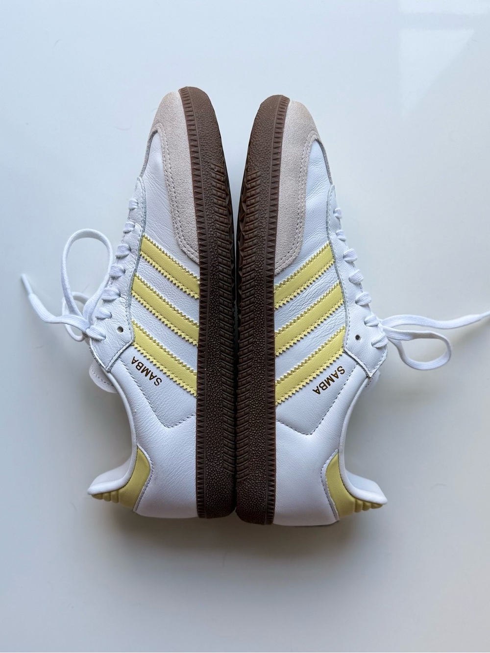 💯 Authentic Adidas Samba OG Sneakers in white with yellow stripes - Picture 5 of 8